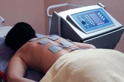 Torasik osteokondroz, elektroforez kullanılarak etkili bir şekilde tedavi edilir